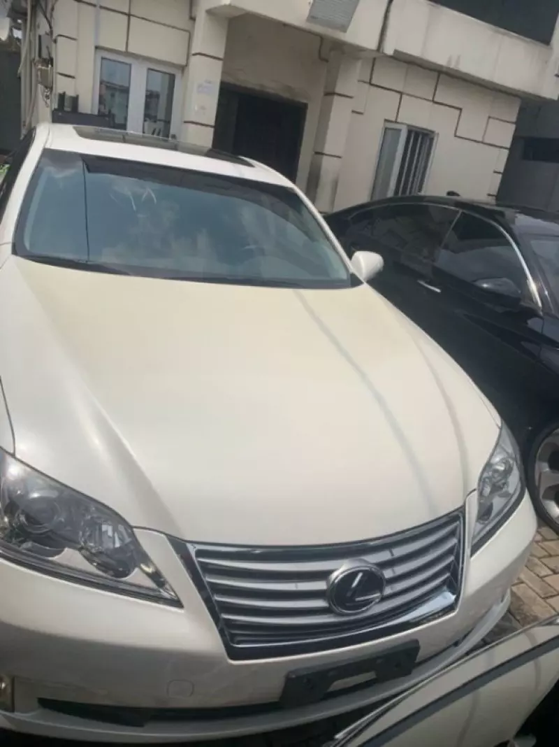 Lexus ES   - 2012