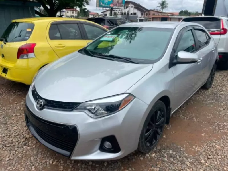 Toyota Corolla   - 2015