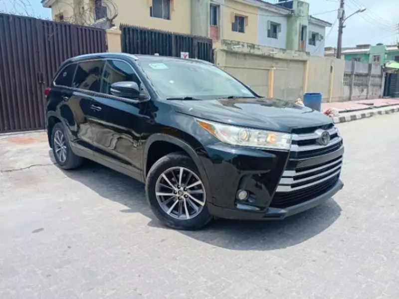 TOYOTA Highlander   - 2019