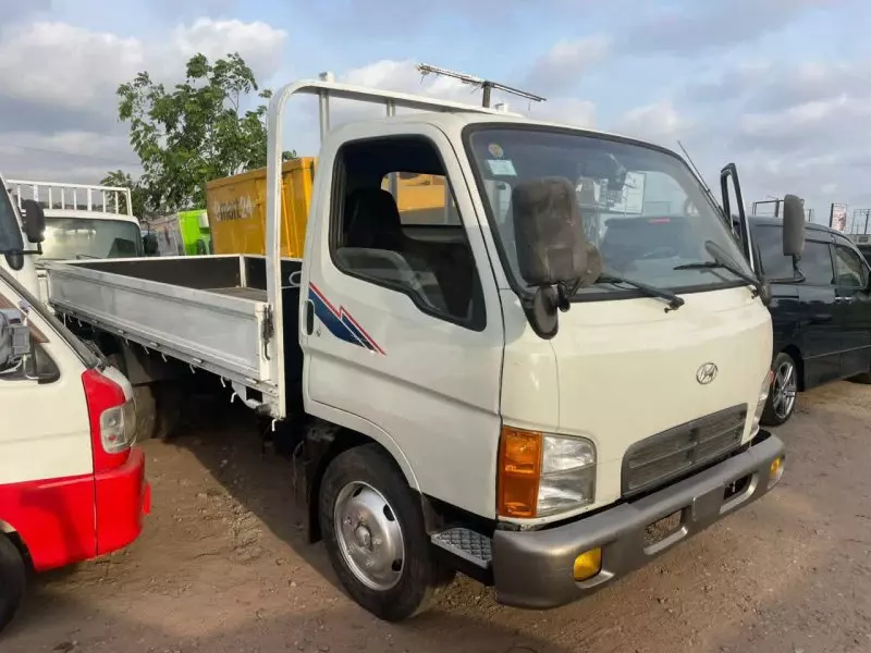 Hyundai Mighty   - 2012