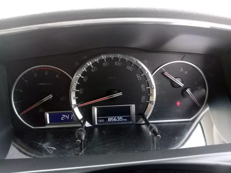 Toyota Hiace   - 2014