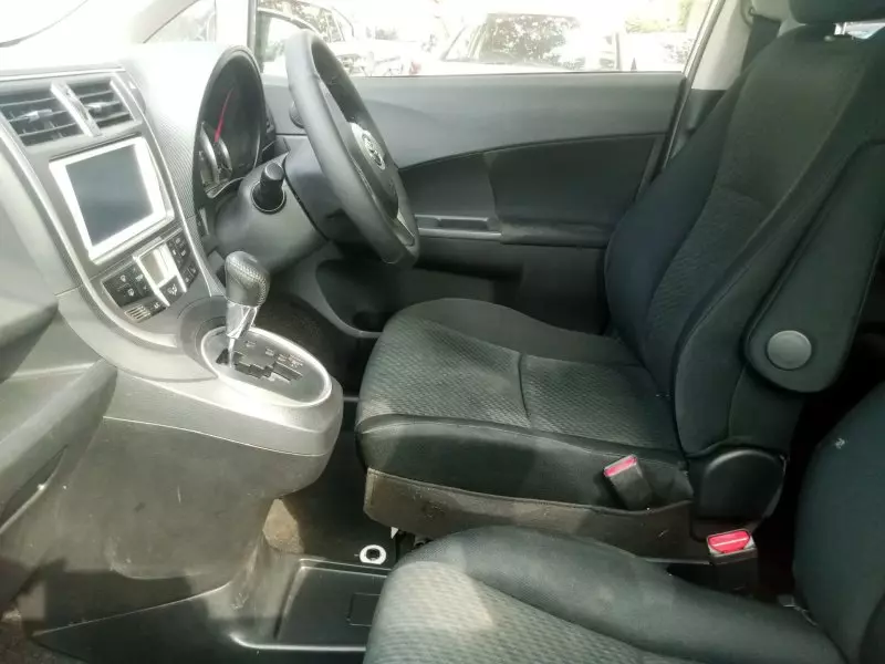 Toyota Ractis   - 2012