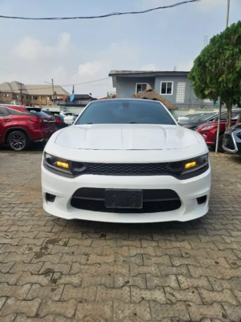Dodge Charger   - 2017