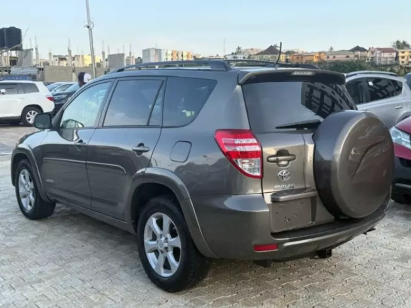 TOYOTA RAV 4   - 2011