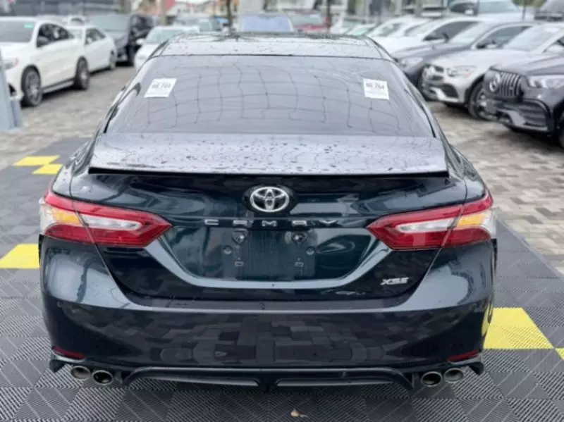 Toyota Camry   - 2018