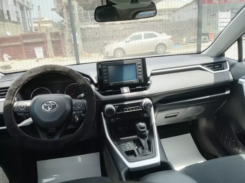 Toyota RAV 4   - 2021