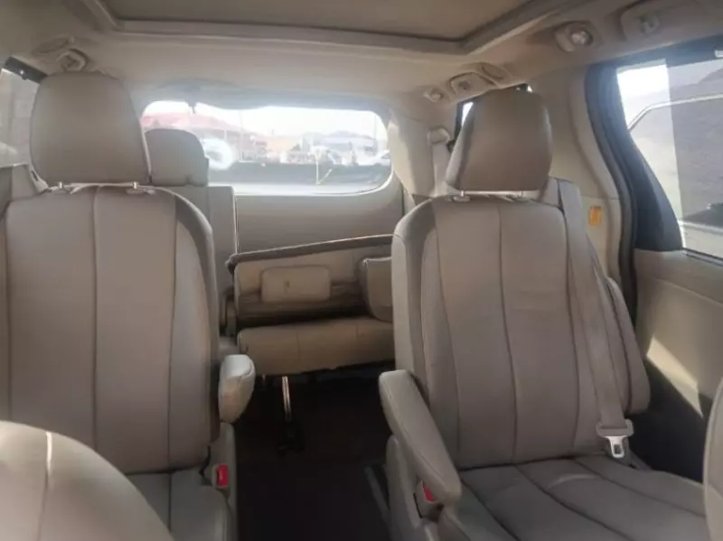 Toyota Sienna   - 2013