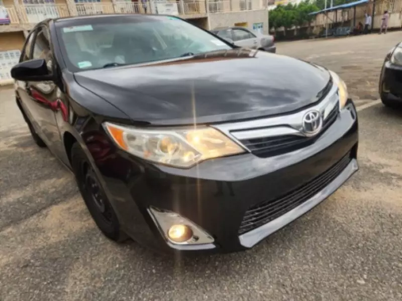 Toyota Camry   - 2014