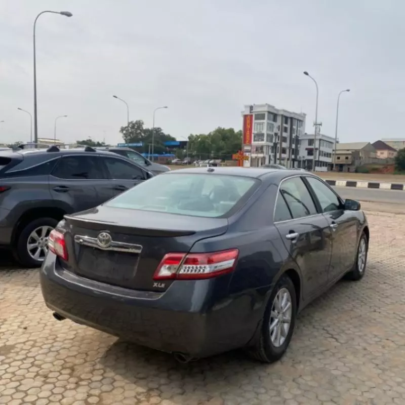 TOYOTA Camry   - 2010