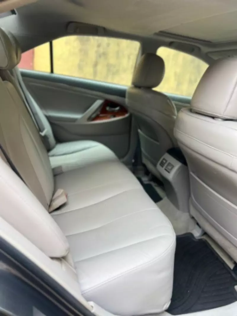 Toyota Camry - 2009