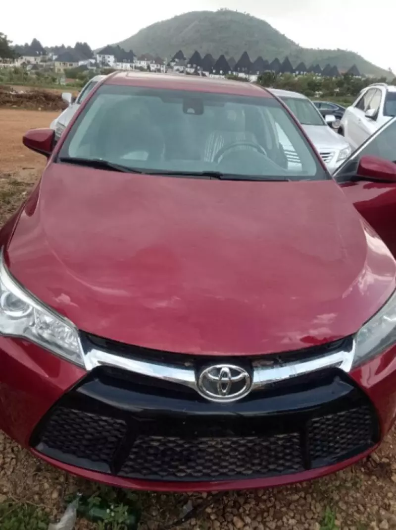 TOYOTA Camry - 2015