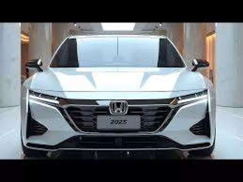 Honda Insight   - 2025