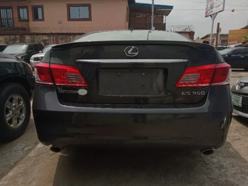 Lexus ES 350   - 2011