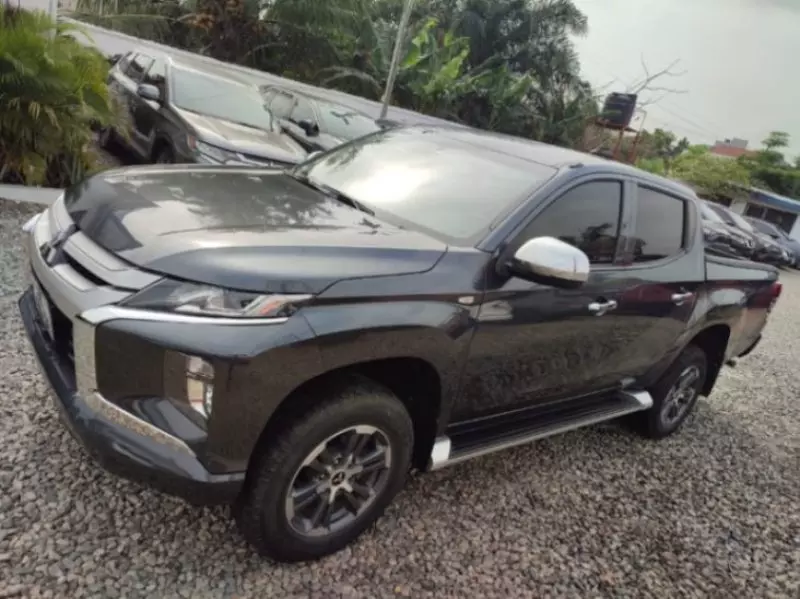 Mitsubishi L200 Double Cabin - 2024