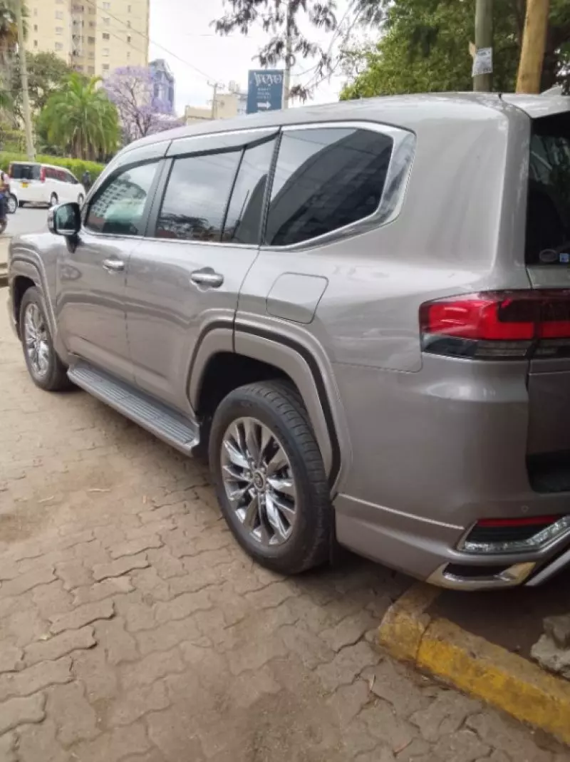Toyota Land Cruiser   - 2023