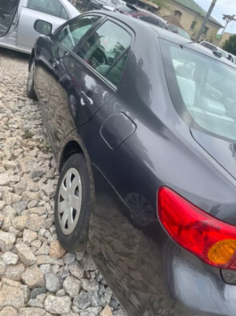 TOYOTA Corolla   - 2010