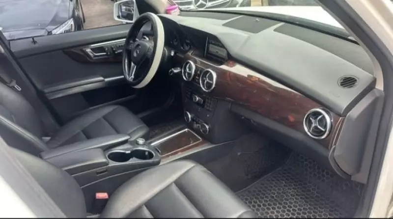 Mercedes-Benz GLK 350   - 2014