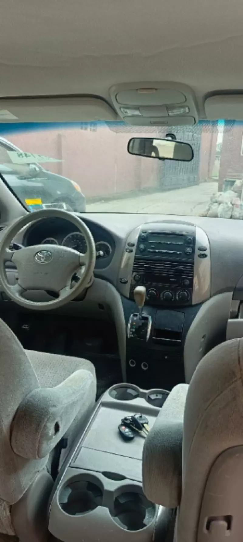 TOYOTA Sienna   - 2008