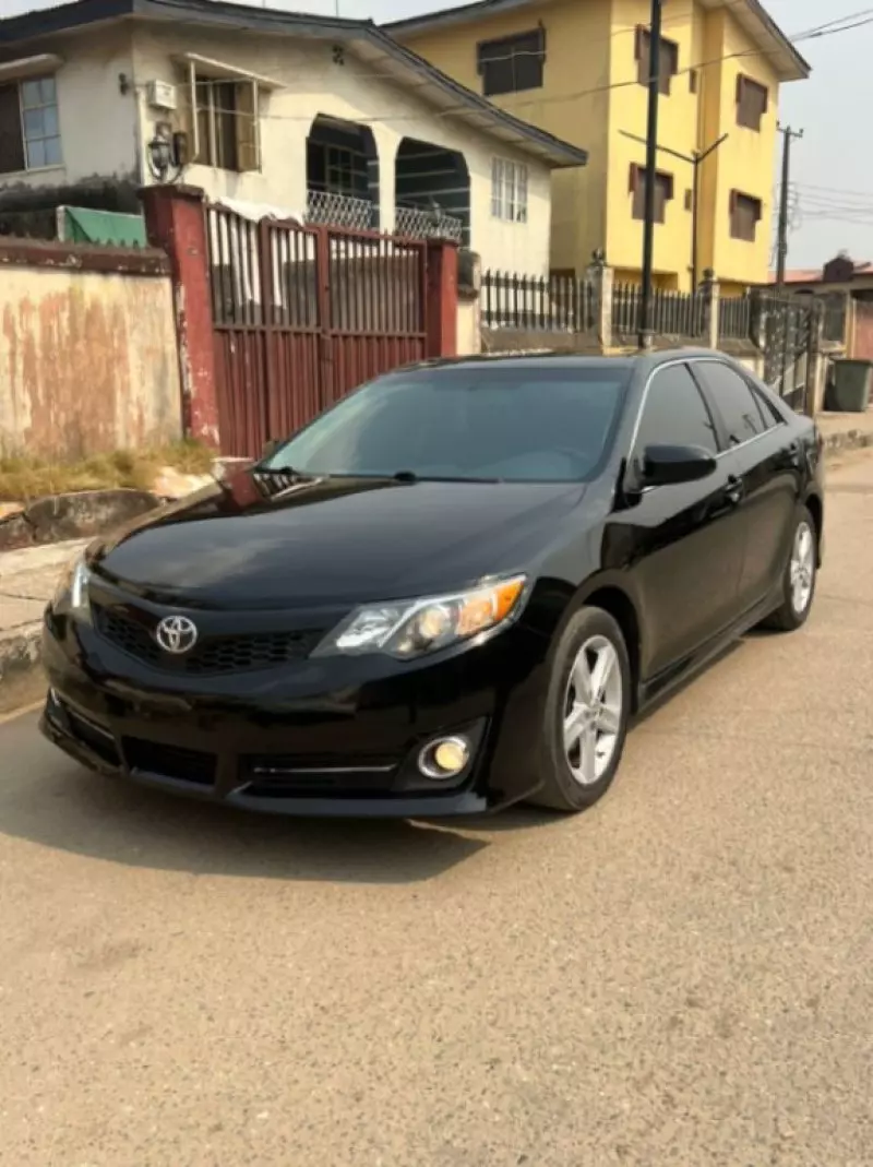 Toyota Camry - 2013