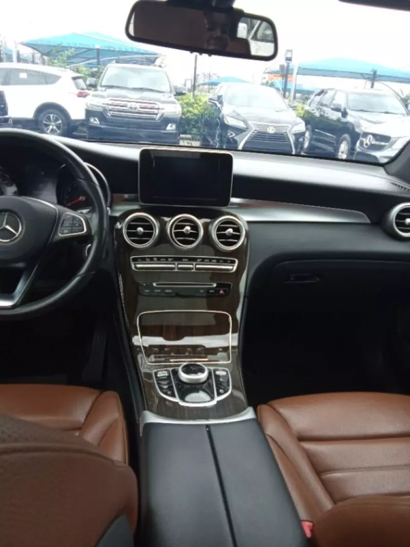 Mercedes-Benz GLC 300   - 2018