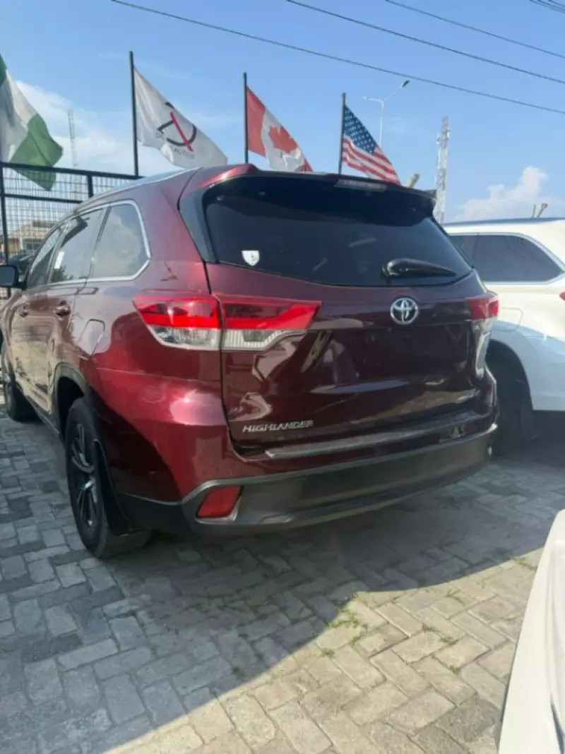 Toyota Highlander   - 2015