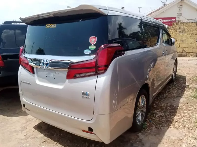Toyota Alphard   - 2017