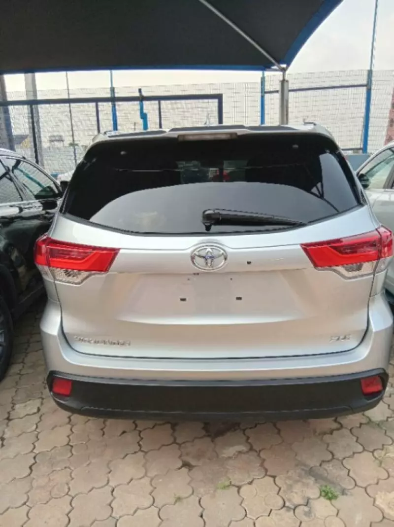 Toyota Highlander   - 2018