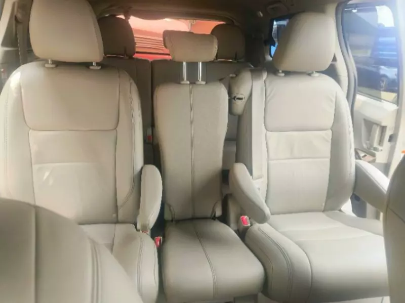 TOYOTA Sienna   - 2015