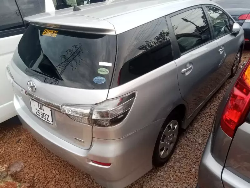 Toyota Wish   - 2012