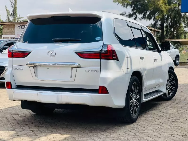 Lexus LX 570   - 2018