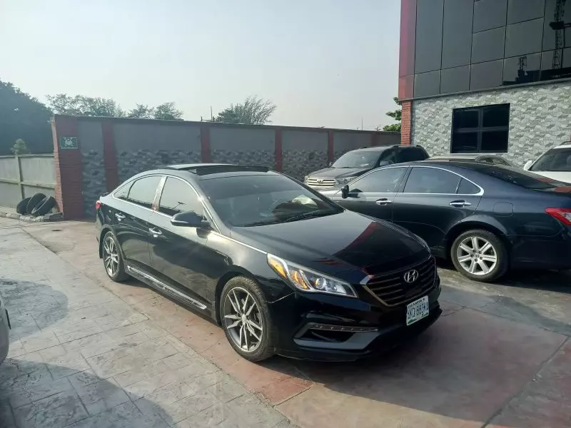 Hyundai Sonata   - 2015