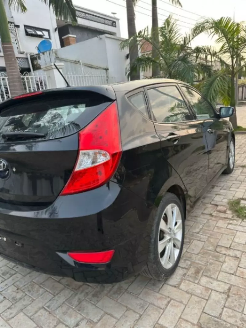 Hyundai Accent   - 2013