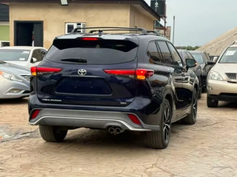 TOYOTA Highlander - 2021