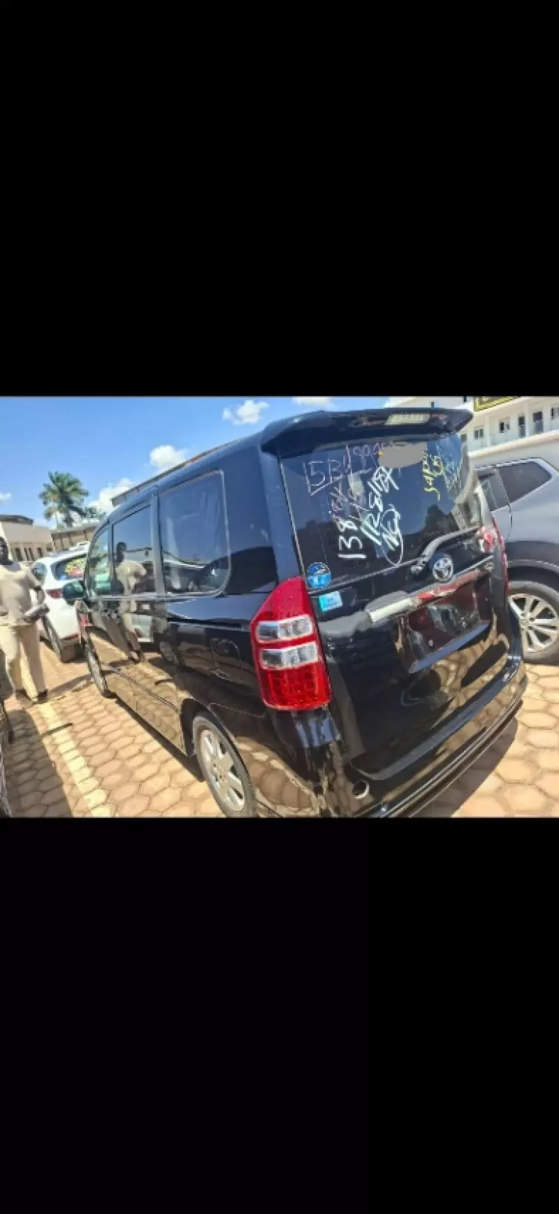 TOYOTA Noah - 2013
