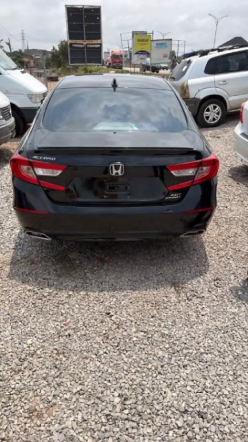 Honda Accord   - 2020