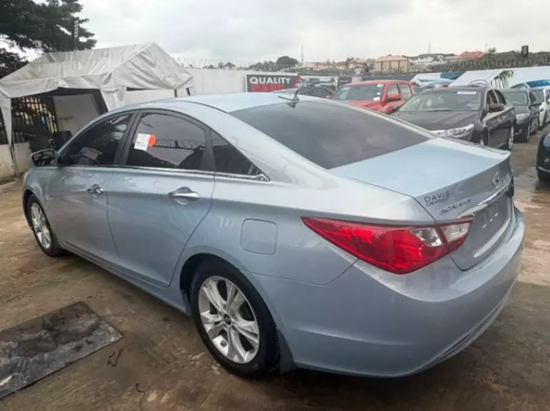 Hyundai Sonata   - 2013