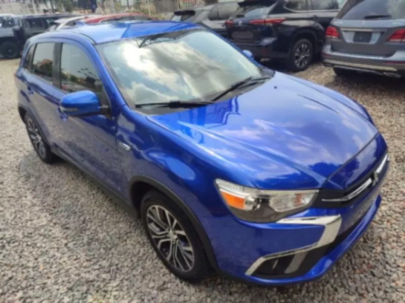 Mitsubishi OUTLANDER   - 2017