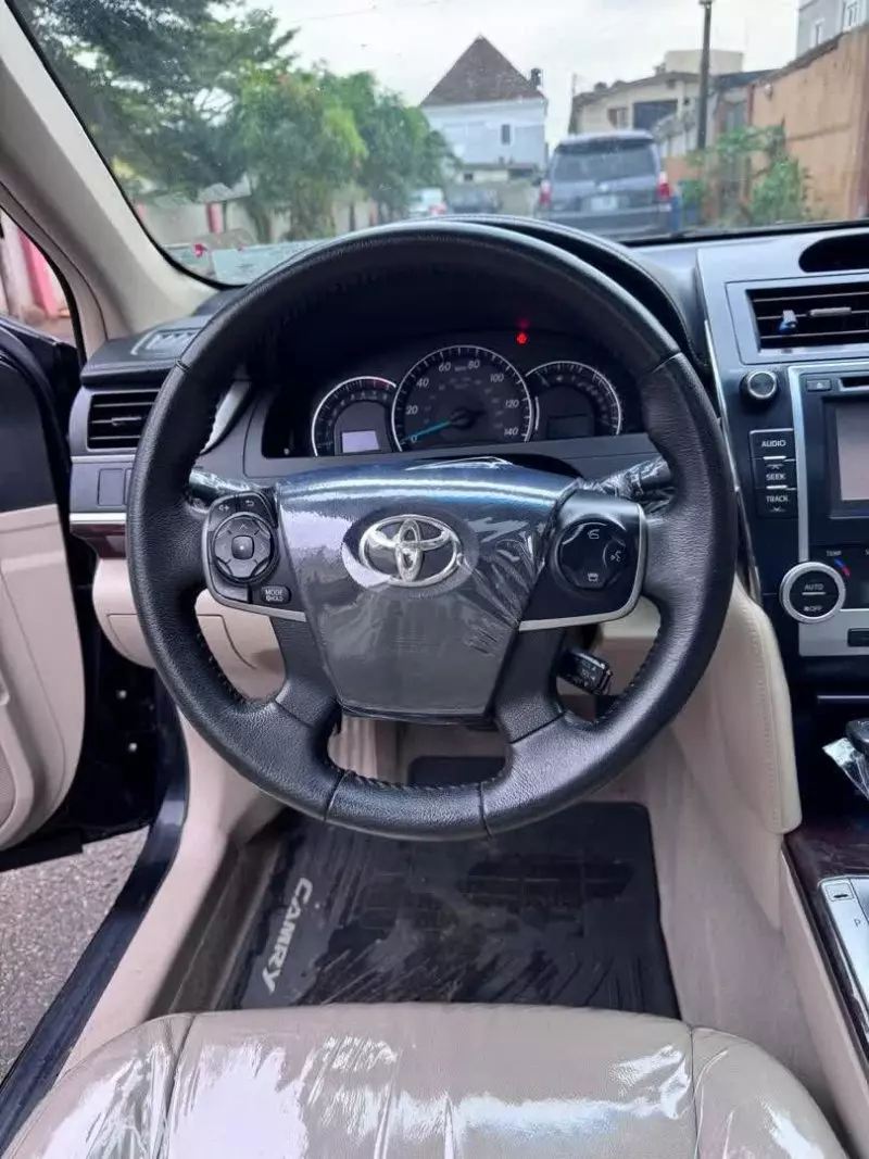 Toyota Camry   - 2012