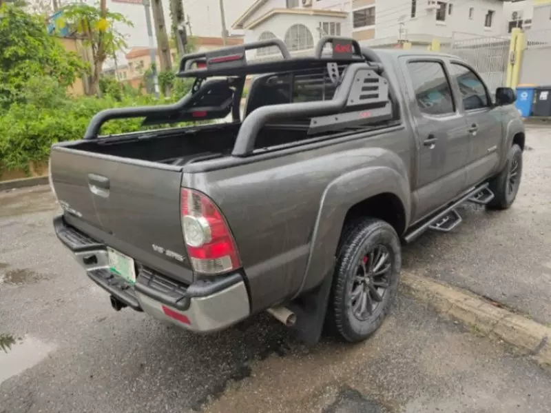 Toyota Tacoma   - 2014