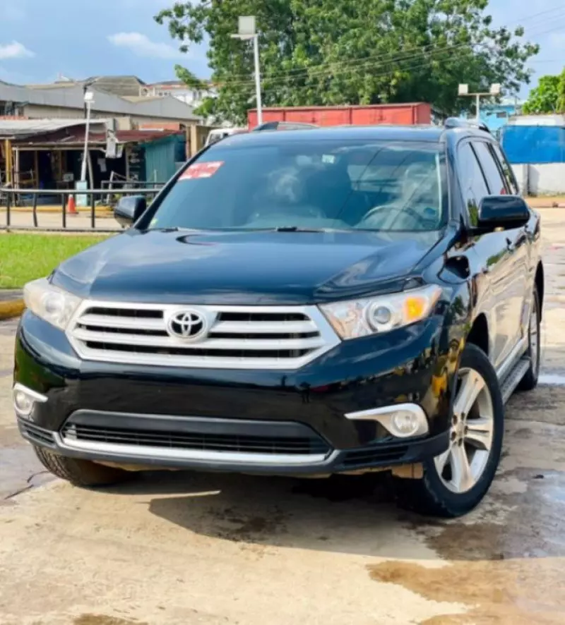 Toyota Highlander   - 2013
