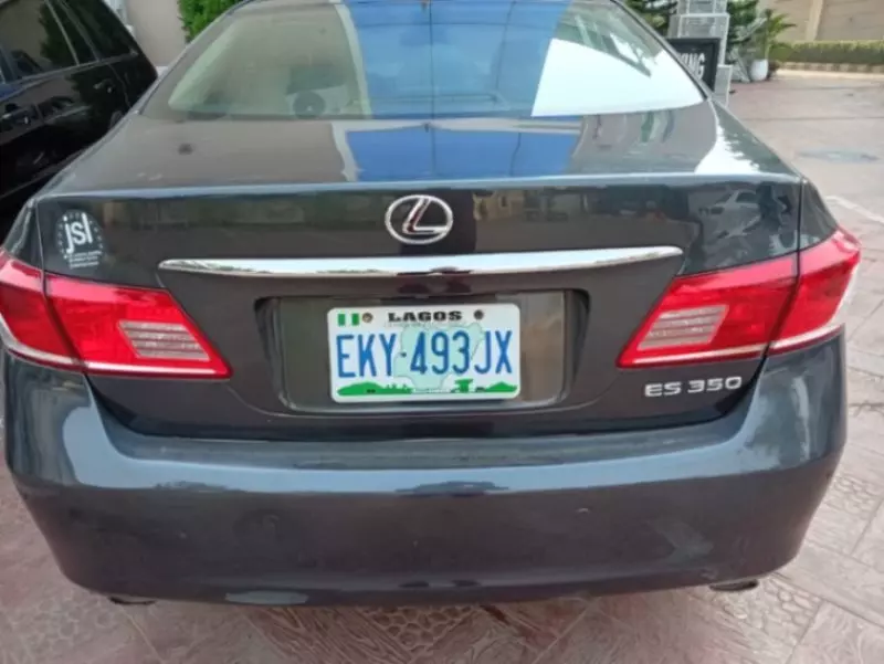 Lexus ES 350   - 2011