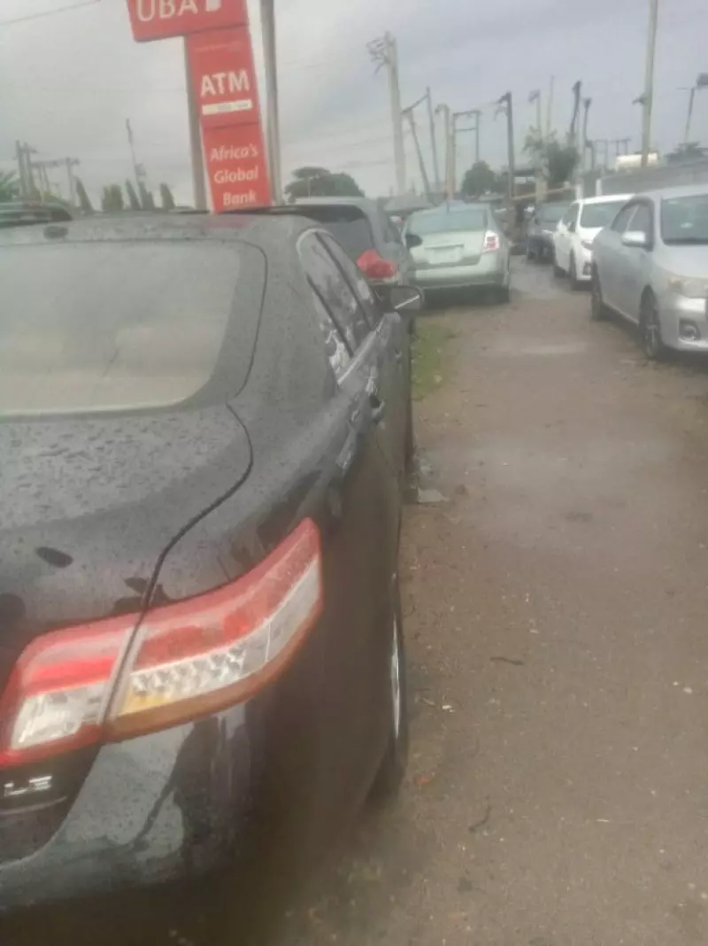 Toyota Camry   - 2010