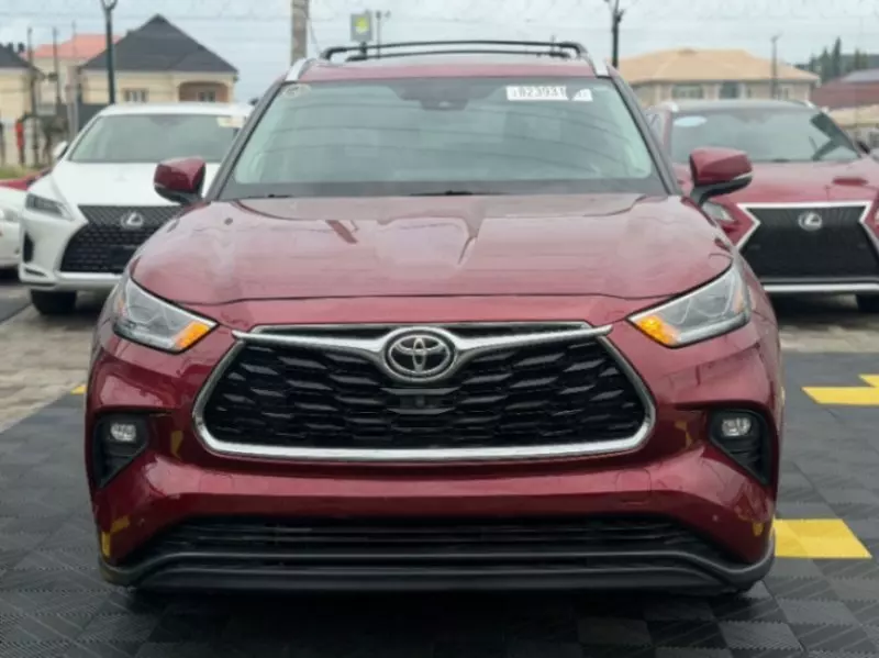 Toyota Highlander   - 2020