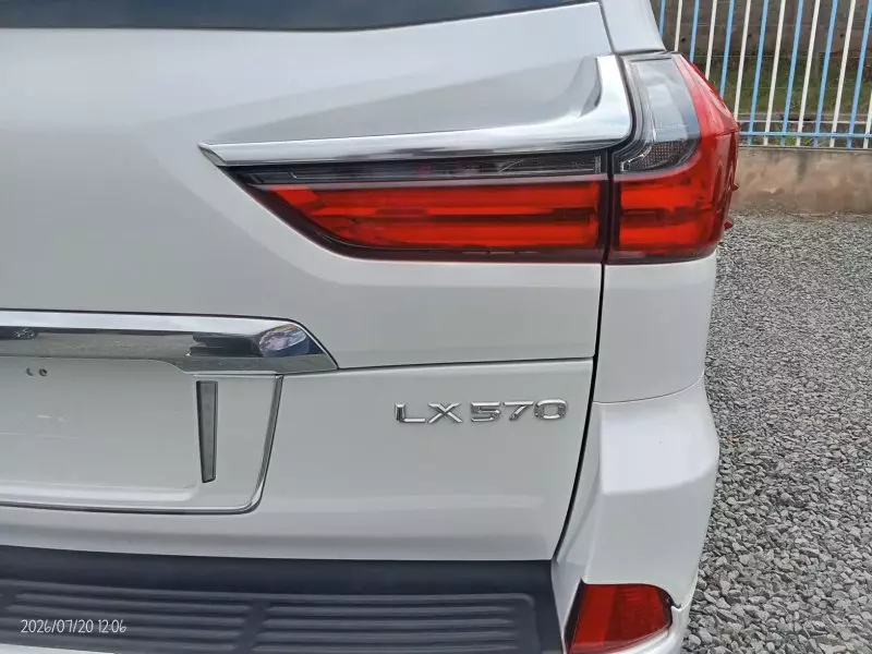 Lexus LX 570 - 2019