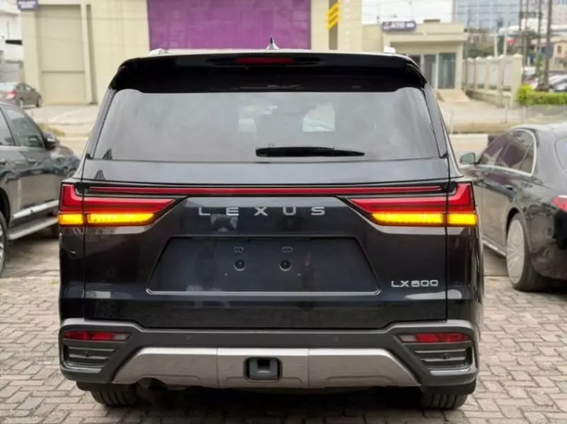 Lexus LX 600 - 2023