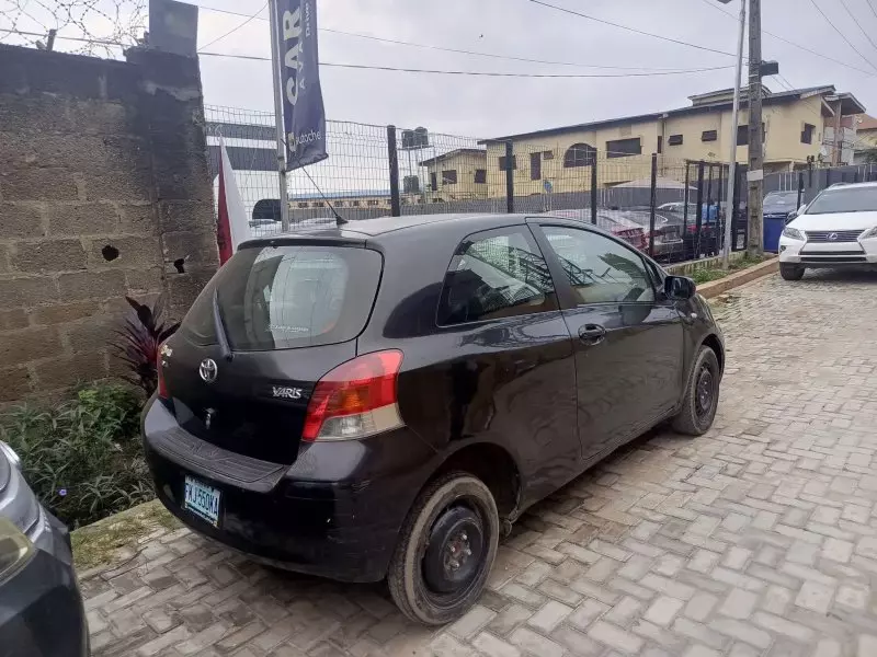 Toyota Yaris   - 2009