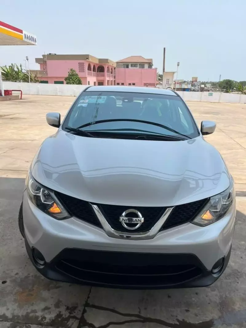 Nissan Rogue Sport   - 2017