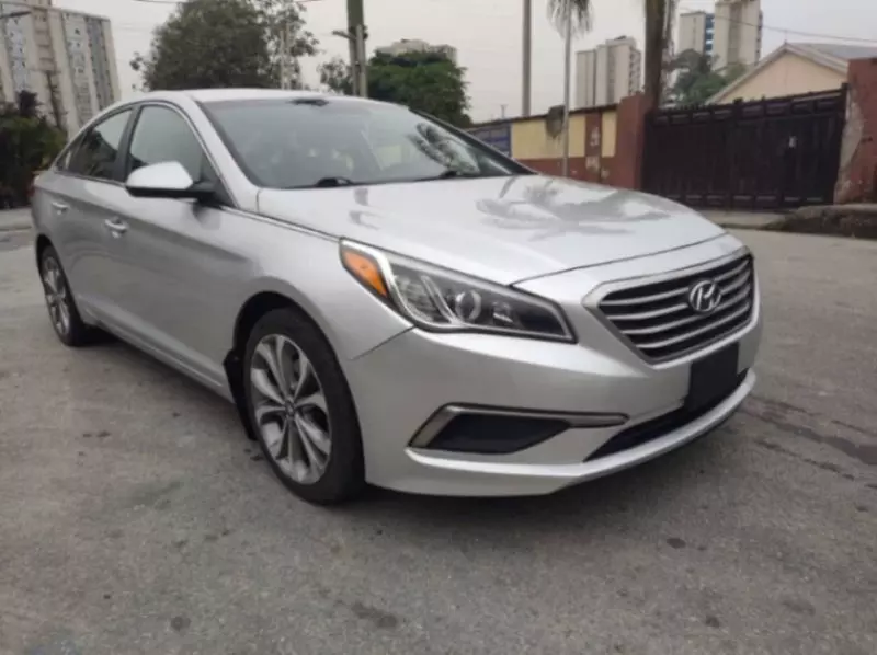 Hyundai Sonata   - 2016