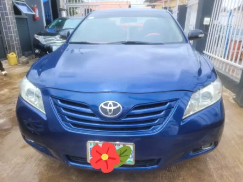 Toyota Camry   - 2009