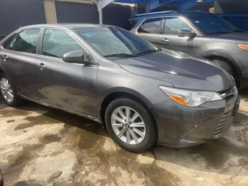 Toyota Camry   - 2016